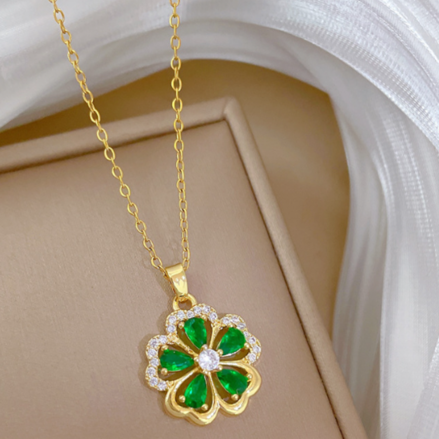 Gold Green Clover Crystal Pendant Necklace